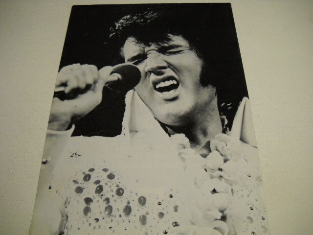 ELVIS PRESLEY eyes closed singing with passion Original 1975 CB