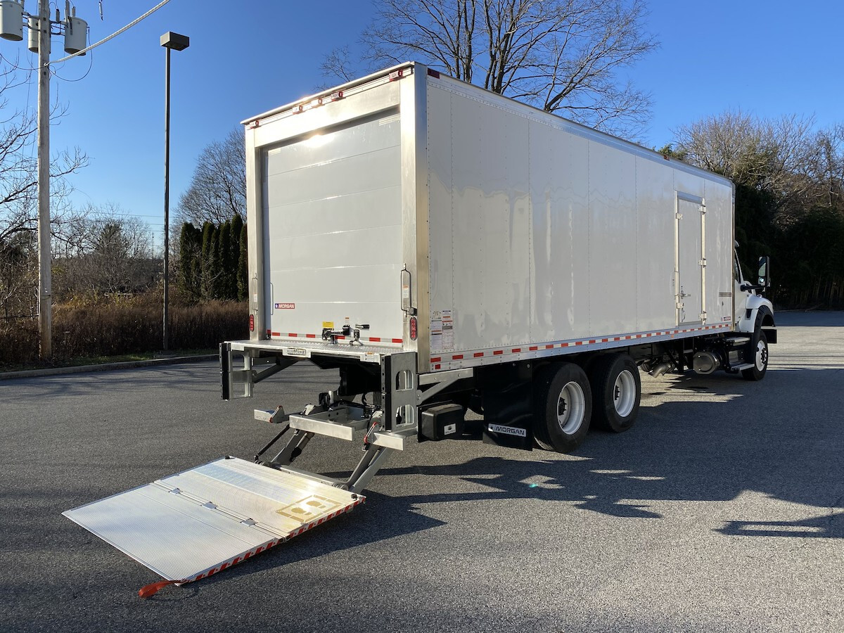 Dhollandia 4400 LBS Capacity Liftgate, 86x63