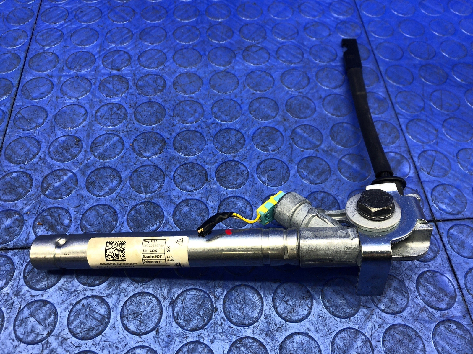 2017-2022 MASERATI LEVANTE OEM FRONT RIGHT SEATBELT PRETENSIONER 06700395800
