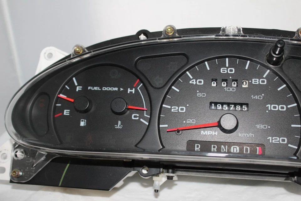 Painel de instrumentos velocímetro 2000 Ford Taurus Sable 195.785 milhas - Imagem 4 de 4