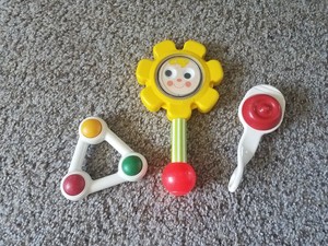 baby rattle noise