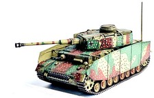 Dragon 1:72 German PzKpfw IV Ausf J Medium Tank w/ Schurzen Side Skirts DRR63244