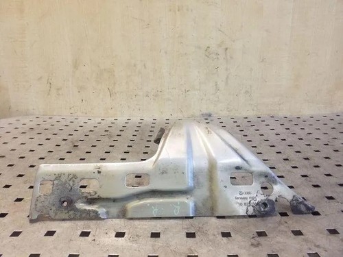 VW TOURAN 1T1, 1T2 Kotflügelhalter vorne rechts 1.60 Petrol 85kw 2003 26155508