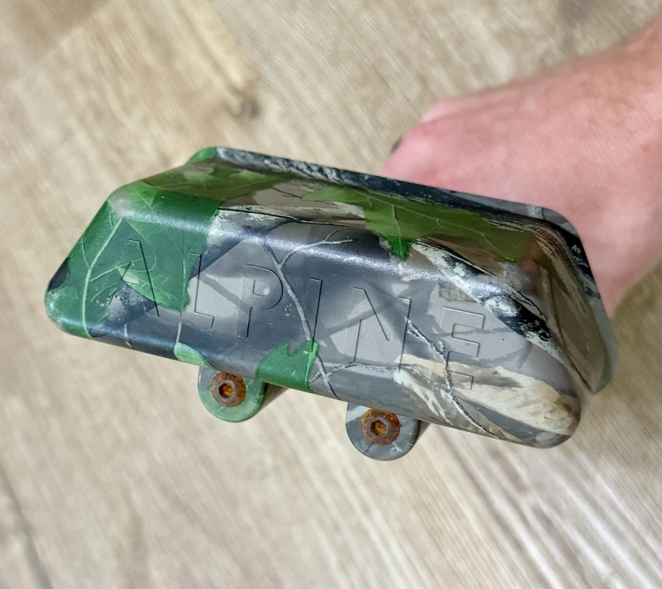 Alpine Soft Loc 5 Quiver - Classic 5 Arrow Archery Camo - Image 3 of 4