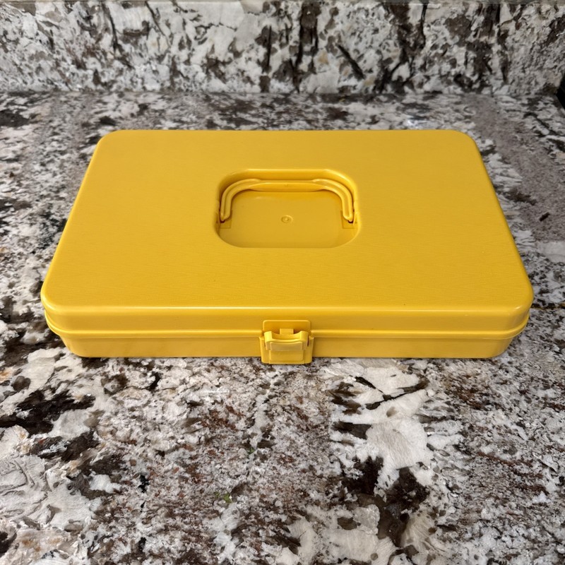 Vintage Wilson Wil-Hold Thread Spool And Bobbin Carrier YELLOW Case Made In USA