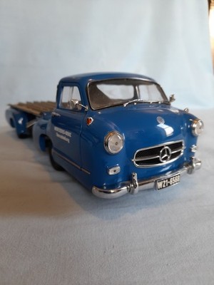 CMC 1/18 1954 Mercedes Benz Renntransporter Truck + W196R 1954/55