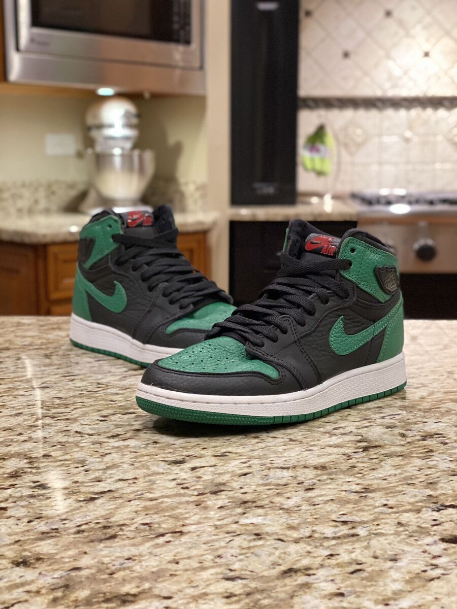 Nike Air Jordan 1 Retro High OG GS Pine Green Black 2.0 size Nike Air Jordan 1 Retro High OG GS Pine Green Black 2.0 size