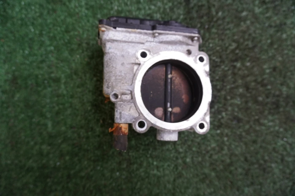 Suzuki Equator 2010 4L carrocería del acelerador fabricante de equipos originales 125 k millas 67-0012 Foto 3 de 3