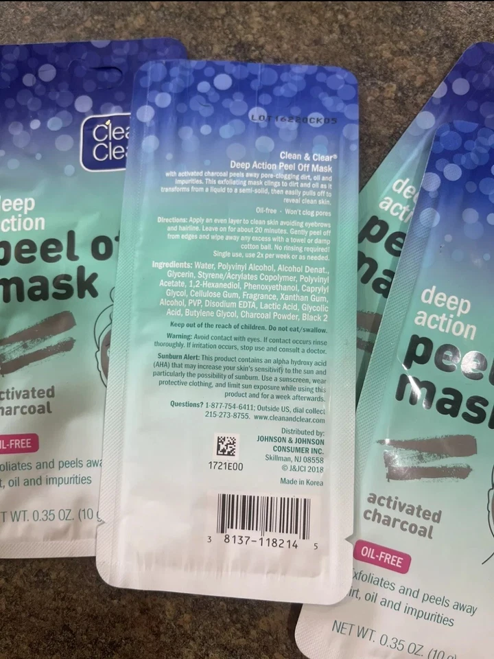 4 Pack Clean & Clear Deep Action Peel Off Mask Activated Charcoal Oil-Free - Image 2 of 2