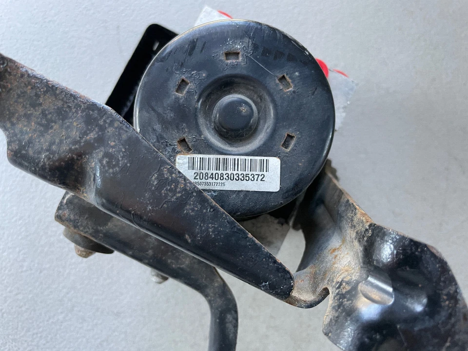 2008 Suzuki XL7 Vitara Anti Lock Brake Module - Image 2 of 4