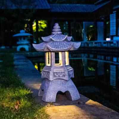 Japanese Style Garden Decor Pagoda Garden Statue With Solar Patio Lights