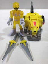 imaginext power rangers yellow ranger and sabertooth zord