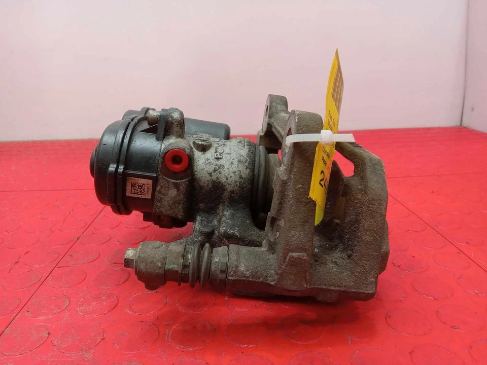 Conjunto de pinza de freno/actuador de freno trasero Chrysler 200 15-17 lado izquierdo OEM Foto 4 de 4