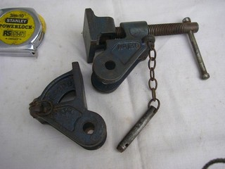 Pair Record Clamp Heads No130