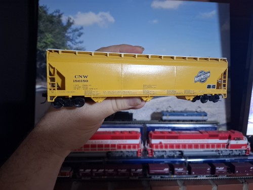 Tolva de flujo central Athearn BB Chicago y Northwestern - CNW #180180 | Condition: Used