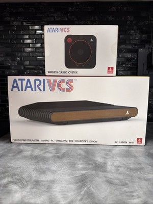 Atari VCS 800, Collector s Wood Panel + 1 wireless joysticks/controller, New
