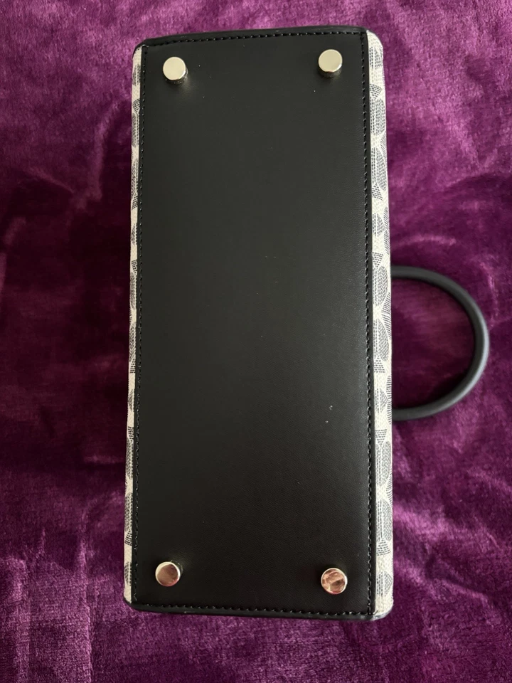 Bolso de mano Kate Spade Signature flor de pala pequeño negro bandolera Foto 2 de 4