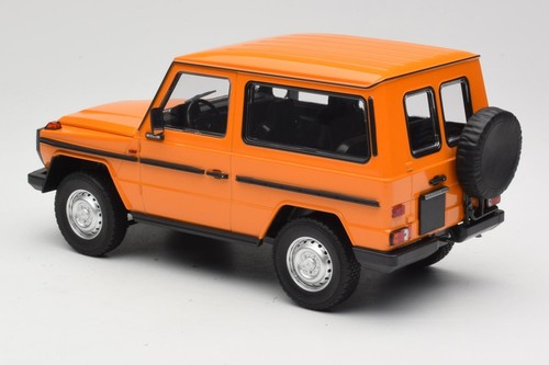 155038000 Mercedes G-Class W460 SWB Orange Minichamps 1/18 - Foto 5 di 6