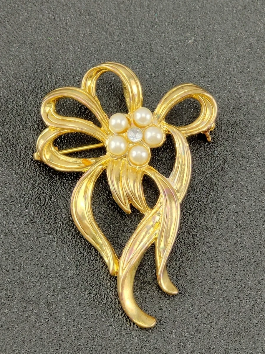 Broche Nuit Étoilée Métal finition doré pâle, perle en résine blanche