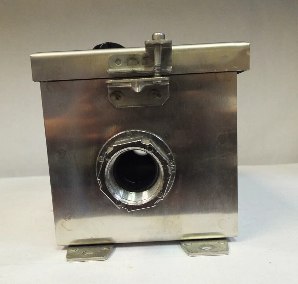 CUTLER-HAMMER STAINLESS STEEL ENCLOSURE B100W1C TYPE 4 OR 12 Foto 2 de 4