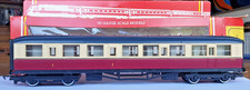 Hornby R419 R410 R409 OO Gauge BR Crimson Cream Coaches