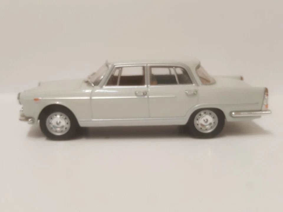 1/43 Alfa Romeo 2000 berlina STARLINE (1957) - Immagine 4 di 4