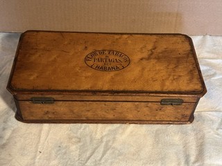 Vintage Habana Flor De Tabacos De Partagas Y Ca. Cigar Box Havana Cuba