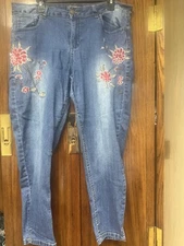 Sandpiper Women's  Embroidered Floral Jeans Size 14