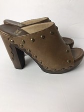 STUART WEITZMAN Brown Leather Scallop Clogs Open Toe Wood Heel Sequoia Mules