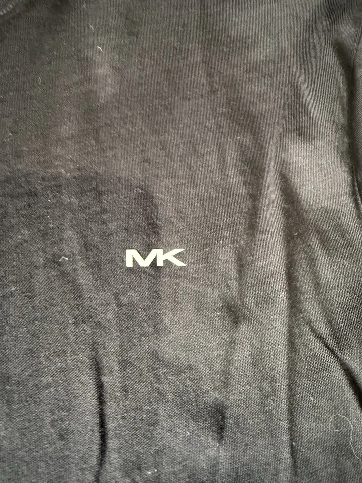 Camiseta Michael Kors Hombre Color Negro Talla Grande. Rayas en los hombros Foto 2 de 4