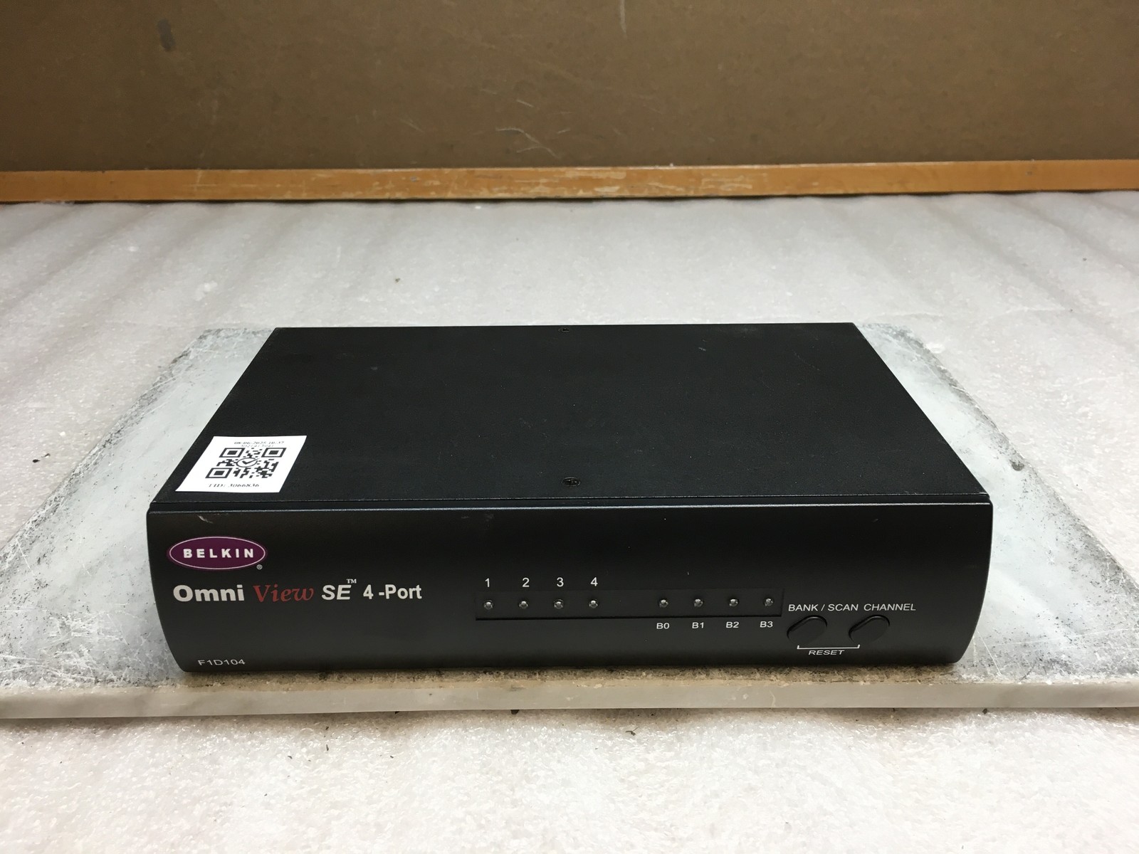 Belkin F1D104 Omni View SE 4-Port OSD KVM Switch No AC PWR Cable incl.