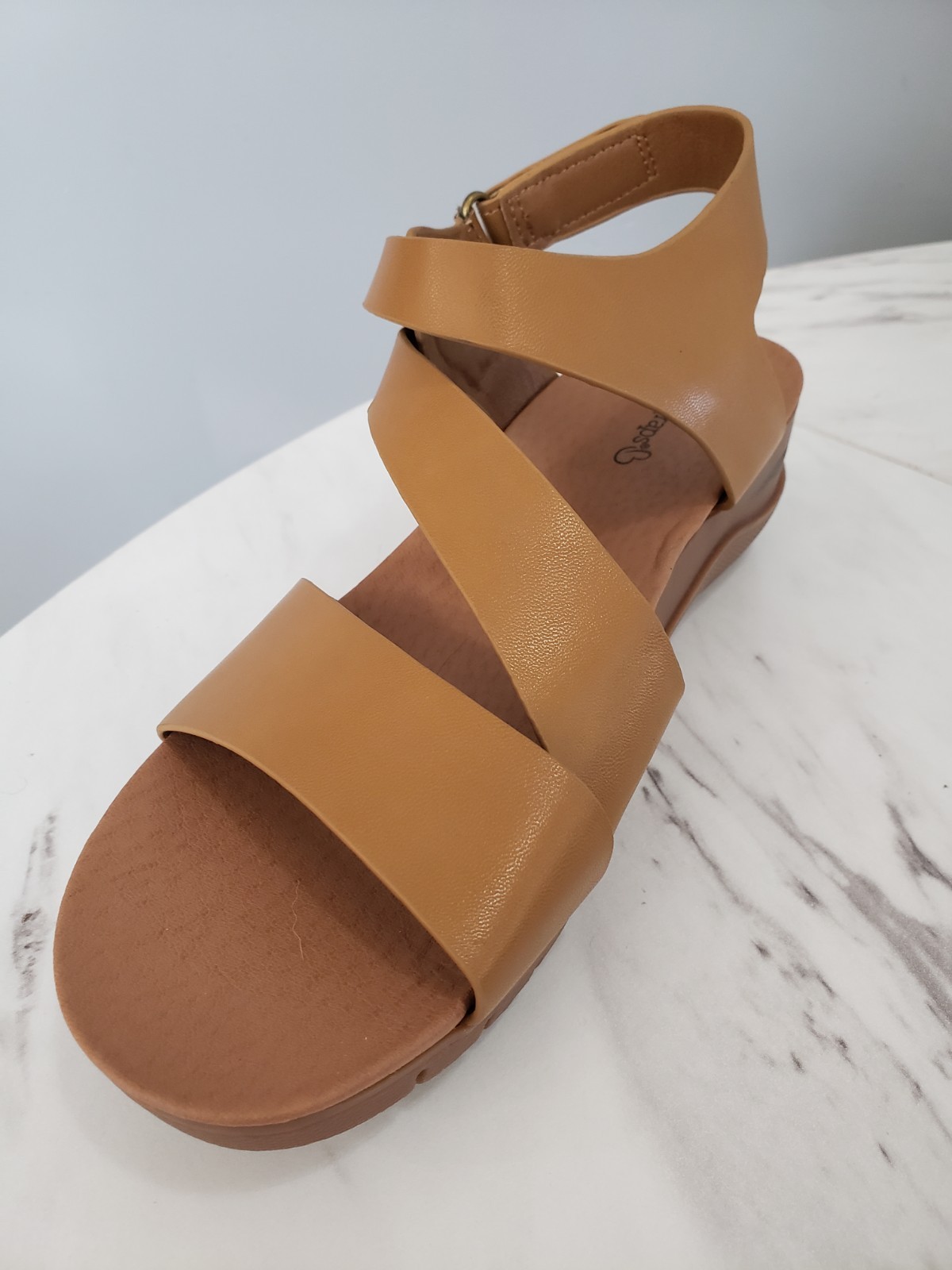 SCUFF MARK ON STRAP! - BARETRAPS Caley BROWN Strappy Sandals Size 8