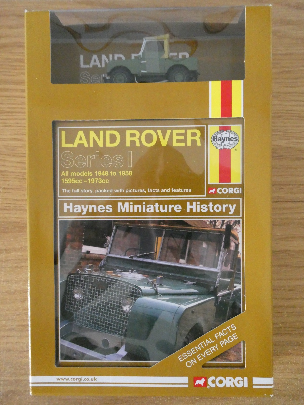CORGI VANGUARDS HAYNES LAND ROVER SERIES 1 4X4 GREEN CAR MODEL CC03005 1:43