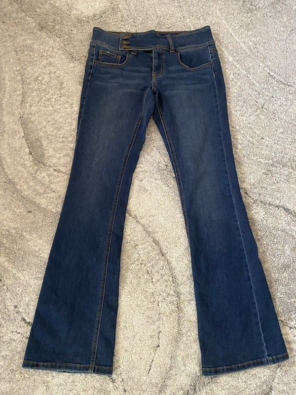 BDG Urban Outfitters Bootcut No Back Pocket Jeans Size 29