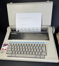 1980's Smith Corona Memory Correct Typewriter model NA1HH *NEW TAPE CASSETTES* thumbnail