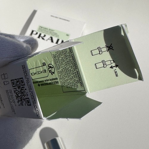 Prada Beauty Lip Optimizing Care Balm U000 & Reset polvere riequilibrante 00 - Foto 13 di 20