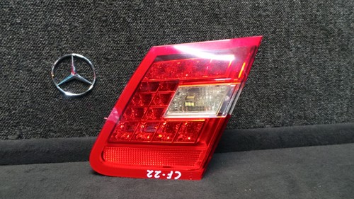 CF-22 * Mercedes W212 E-Klasse Bremslicht Heckleuchte Rechts Innen  A2128200864