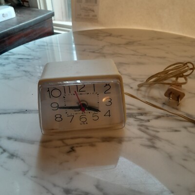 Midcentury Modern Vintage Alarm Clock Ingraham ToastMaster Inc