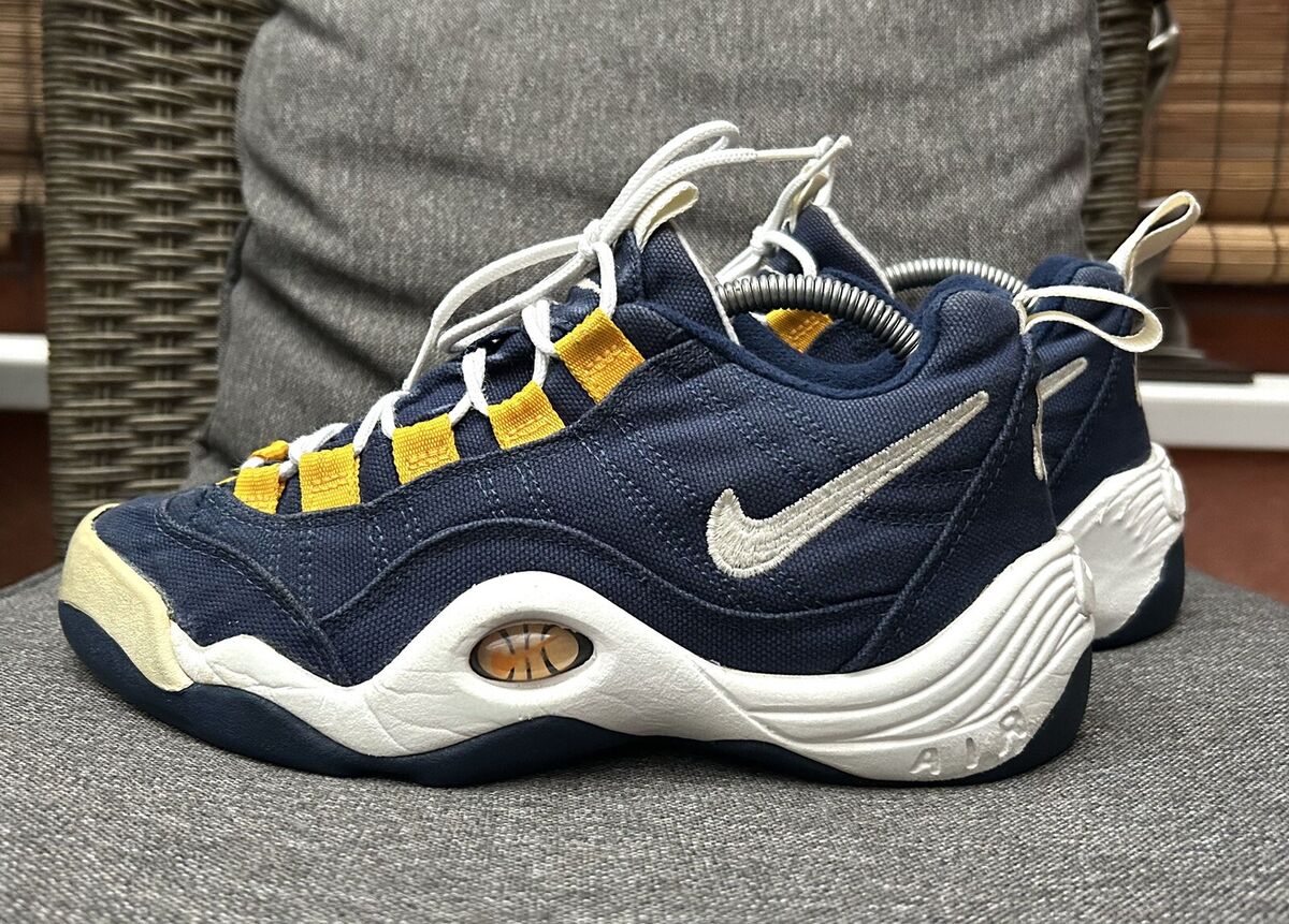 Vintage 1997 Nike Air B-Que Midnight Navy/White-Taxi Banned Vintage 1997 Nike Air B-Que Midnight Navy/White-Taxi Banned
