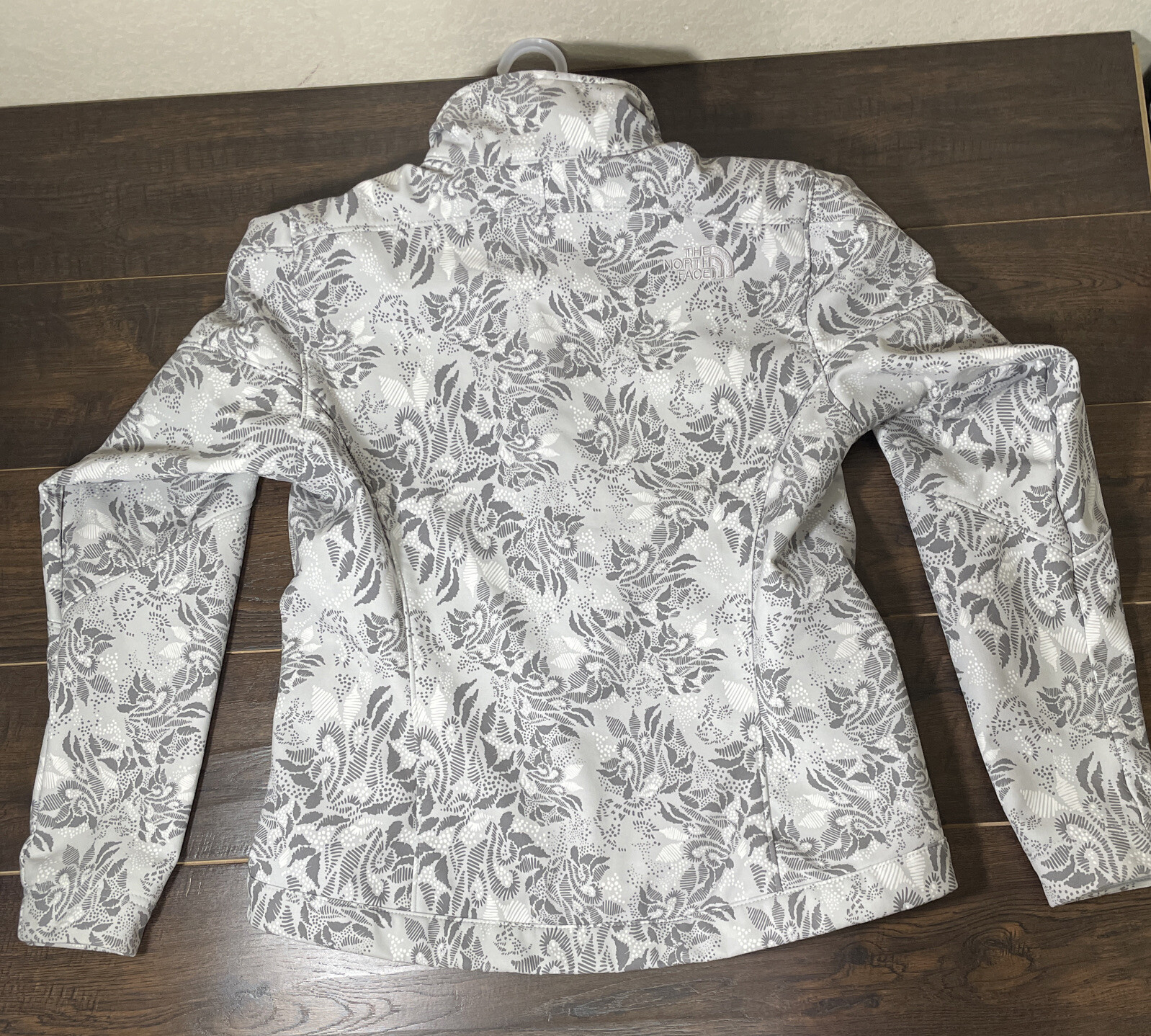 The North Face Floral Bionic Softshell Jacket, Wo… - image 5