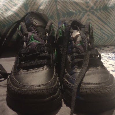 Jordan Boys Black Green Low Top Sneakers FQ3950-003 US 4.5Y