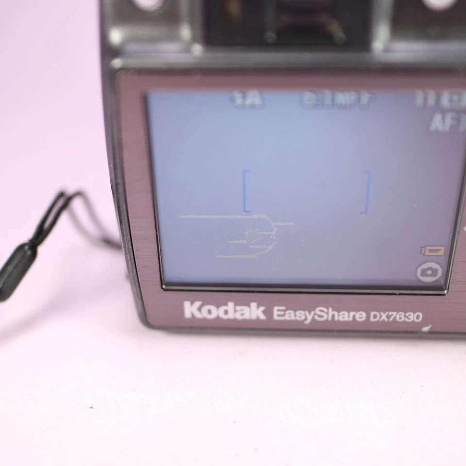 Kodak Digital Camera EasyShare DX7630 6.1MP Silver Tested With Battery + Charger - Image 4 of 4