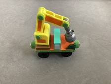 Vagón de tren magnético ferroviario de madera Chuggington: vagón grúa/amarillo-nuevo