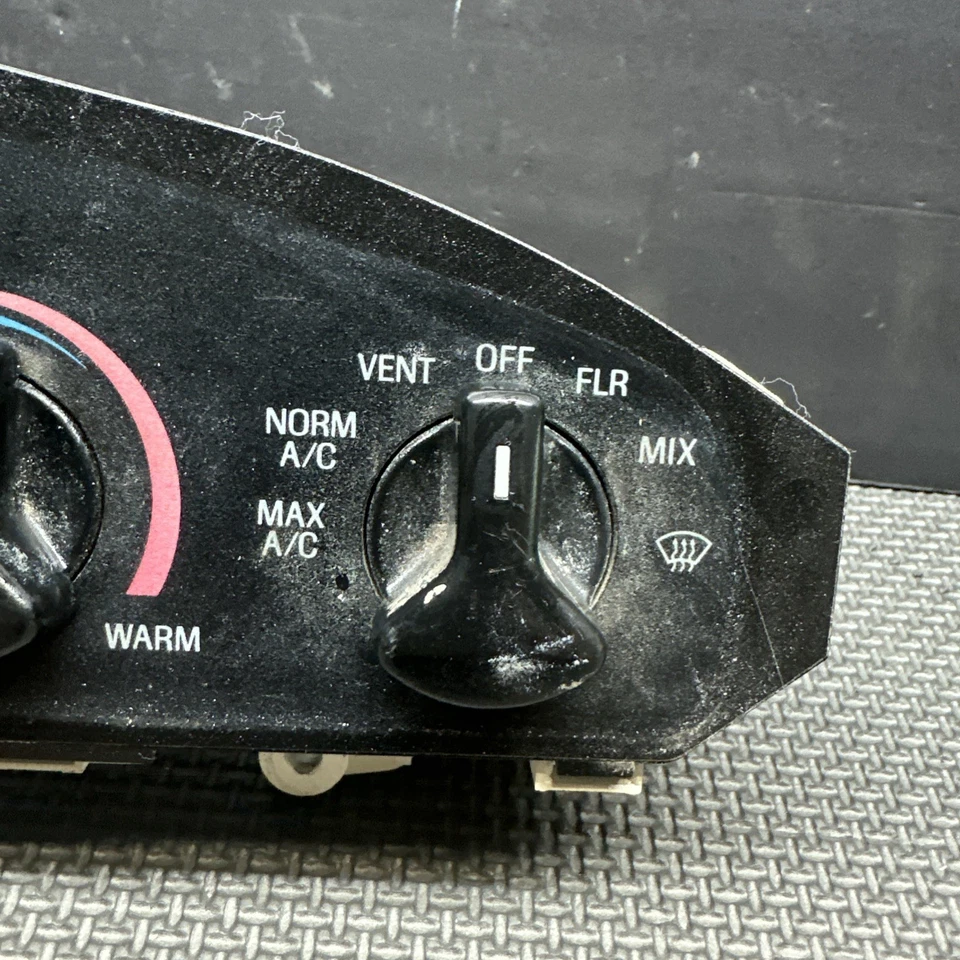 Ford Econoline E150 1998-2004 control manual de temperatura climatizado Foto 3 de 4