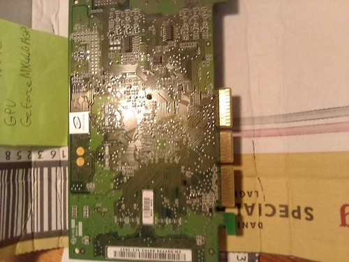 Nvidia NV18 GeForce MX440 AGP GPU Card - Picture 5 of 6