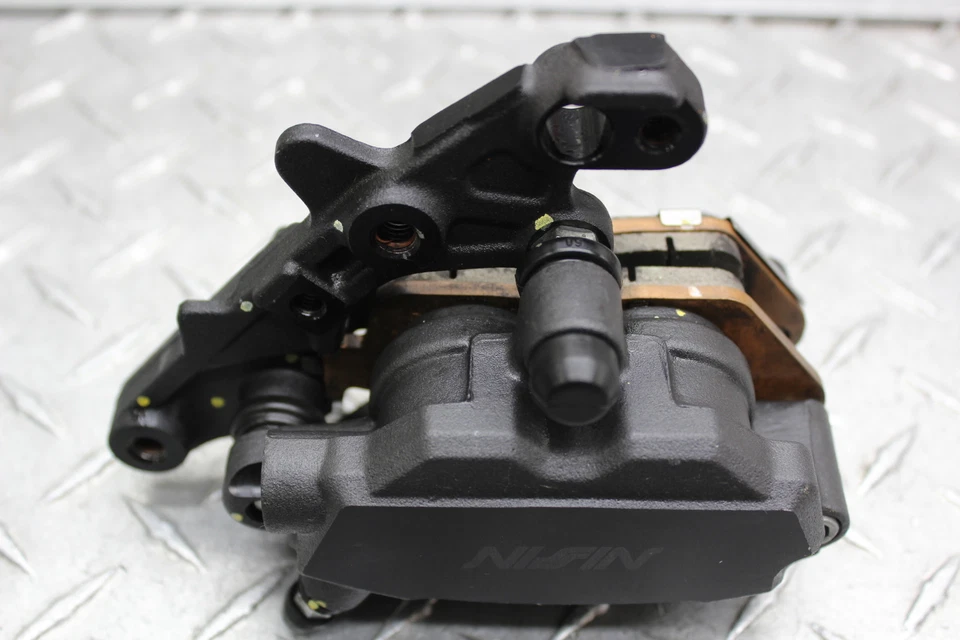 Honda CBR500R 2019 ABS pinza de freno delantera derecha Nissan 45250-MKA-D81 Foto 3 de 4