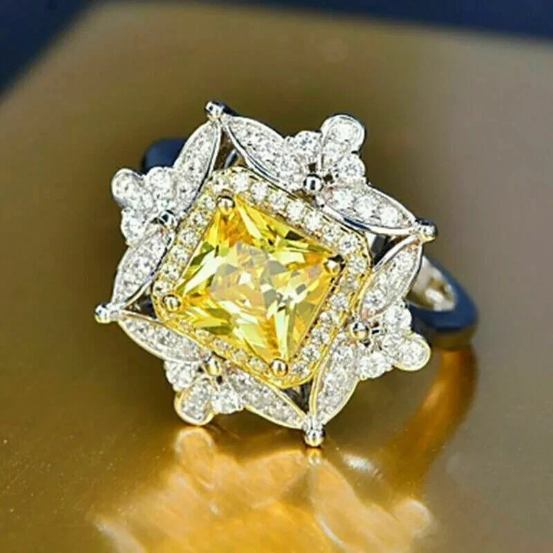 Anillo con halo de diamantes amarillos de corte cojín de 2 quilates enchapado en oro blanco de 14 quilates Foto 3 de 4