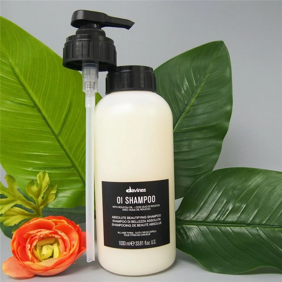 CON BOMBA Davines Oi Champú Embellecedor Absoluto 33.81oz / 1000ml Foto 2 de 2