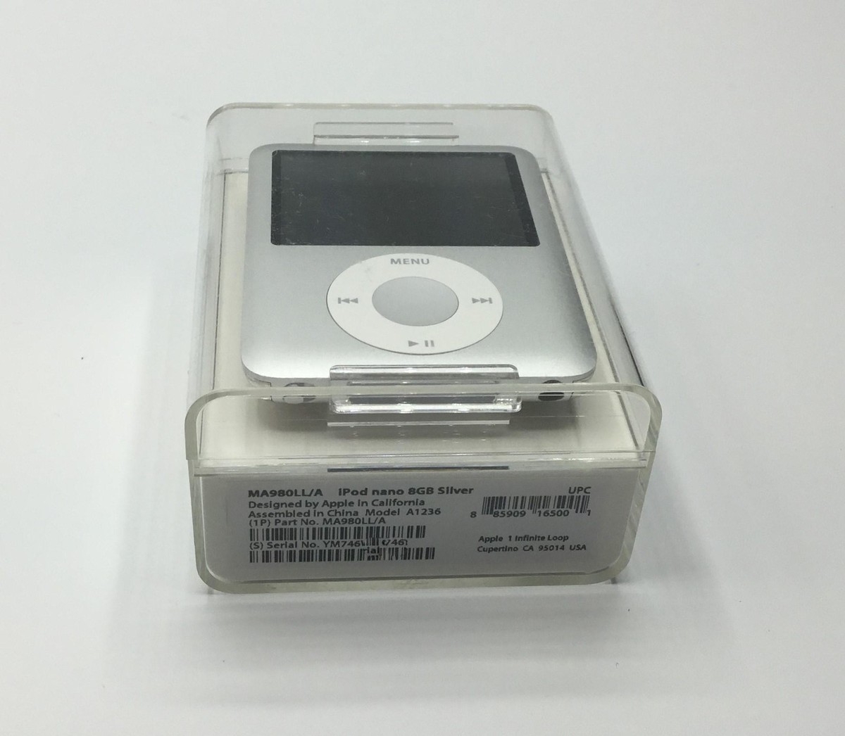 Apple iPod nano A1236 8 GB - 3rd Generation - Silver