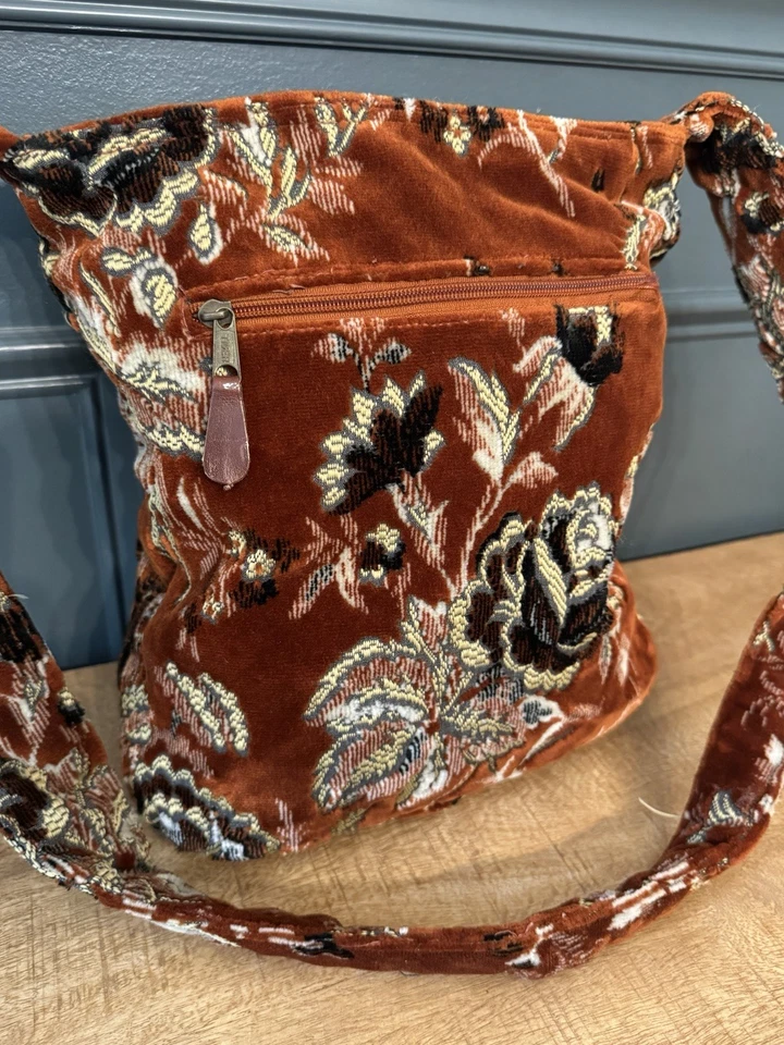 Bolso de Hombro Vintage SunNSand Casual Goods Años 90’s/2000’s Terciopelo Bordado Floral Foto 2 de 4